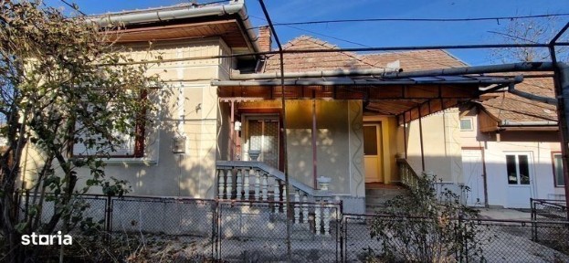 Casa + teren 1700mp Nazna, strada principala. Detalii la telefon!