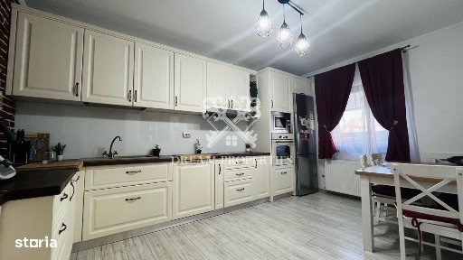 Duplex la cheie 4 camere, 2 bai, zona DEZMIR