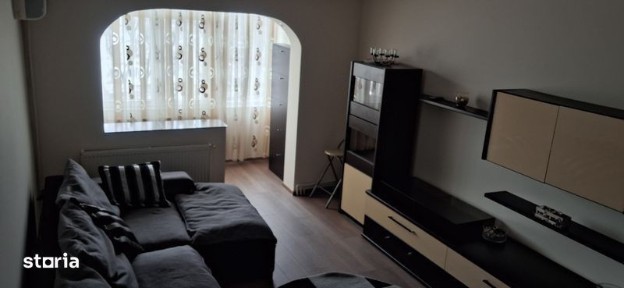 Închiriez apartament 3 camere 4/4 mobilat