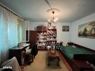 Casa in curte comuna cu acces separat langa Colegiul Banatean