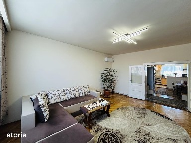 Casa de vanzare - 4 camere, demisol amenajat, curte - Piata Cluj