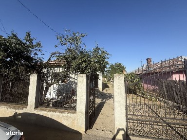 Casa 1000 mp teren se accepta variante auto