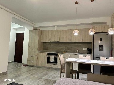 Inchiriez ap. 2 camere central cu loc parcare