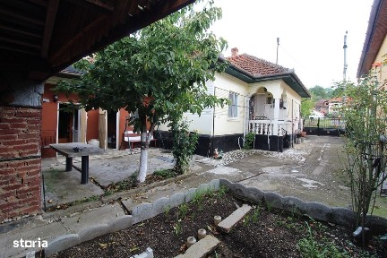 Vând casă P+Pod în Teliucu Inferior, la 7km de Hunedoara, teren 264mp