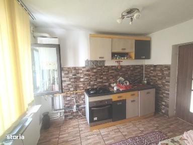 Casa spatioasa + teren 4800 mp, deschidere la 2 strazi - ideal locui