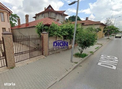 In Calarasi - Central -Casa si teren pe strada Grivita