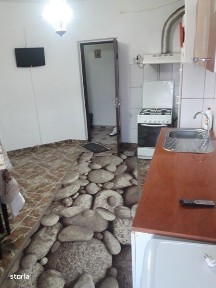 Inchiriez apartament