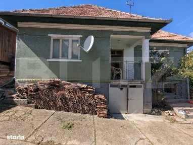 Casa renovabila cu teren generos de 1268 mp si front de 20 m, Gheorghi