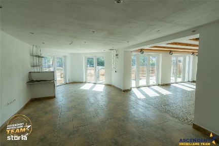 Casa cu spatiu comercial recomandat: locuinta si afacere!