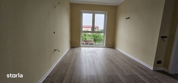 Vand casa insiruita