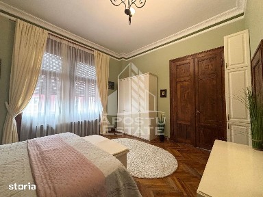 Apartament cu 3 camere, semidecomandat, zona Centrala
