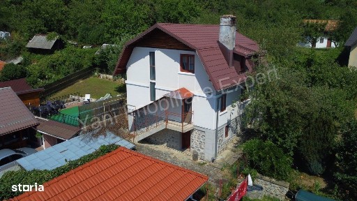 Casă de vânzare în Curtea de Argeș, zona 