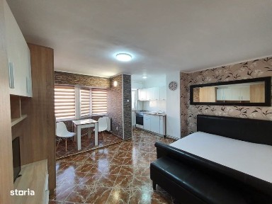 Proprietar,garsoniera Str. Toamnei,vedere la strada.bloc de apartament