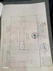 Vand casa singur in curte