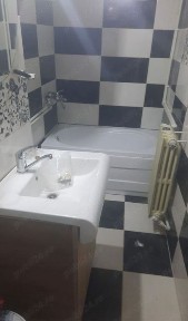 Vând apartament sau schimb cu casa