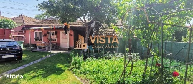 Casa, singur in curte in Bod, zona Centru