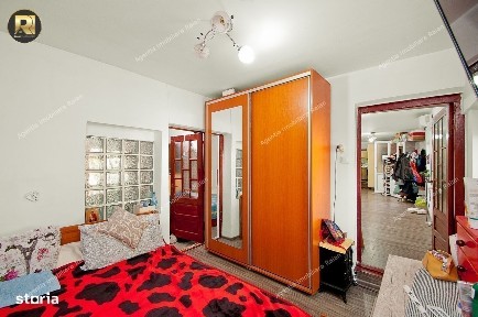 Vanzare casa, Galati, str.Traian,aproape de Shopping City,teren 370 mp