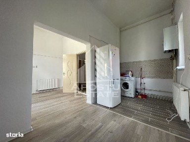 Apartament spatios patru camere Colegiul Banatean