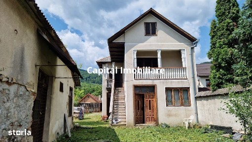 Casă cu 4 camere si 2 garaje de vanzare, Baia Sprie, Comision 0%