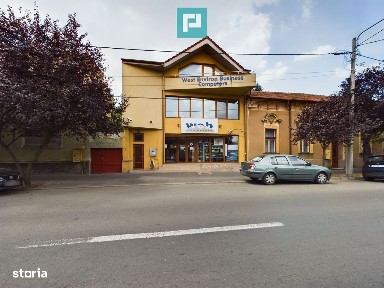 Clădire comercială în zonă centrală