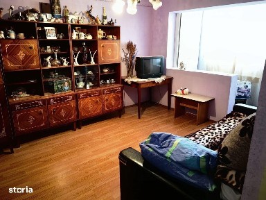 Apartament 2 camere 50 mp etaj 3 zona Pietris