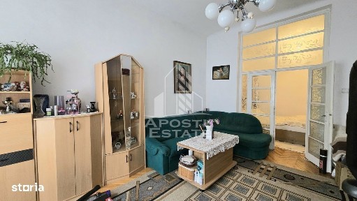Casa cu 7 camere si 4 bai, centrala proprie, zona Odobescu