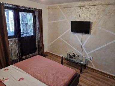 Ap o Camera Vând / Închiriez 300€ Lună