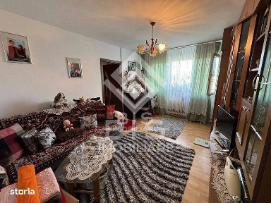 Apartament 3 camere, etaj 3 - zona Decebal