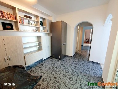 Apartament cu 3C decomandat in Podul Ros