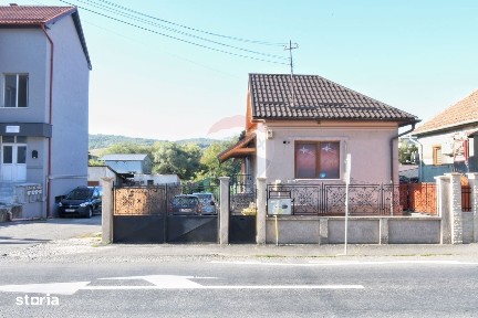 Casa cu 2 camere si 912 mp teren de inchiriat, zona Baciu