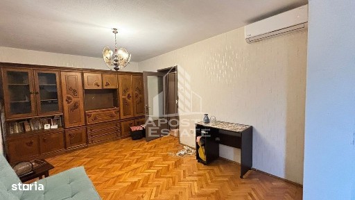 Apartament 3 camere in zona Tipografilor, etaj intermediar, centrala