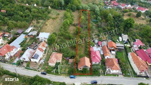 Casă bătrânească + 1462 mp teren de vânzare în Curtea de Argeș.