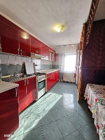 Apartament cu 3 camere, str. Alexandru cel Bun, etajul 2
