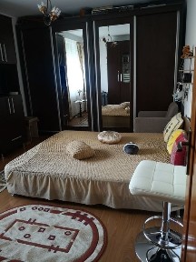 Proprietar, vând ap. 3 cam 66 mp, P. Neamț, renovat, curat, însorit