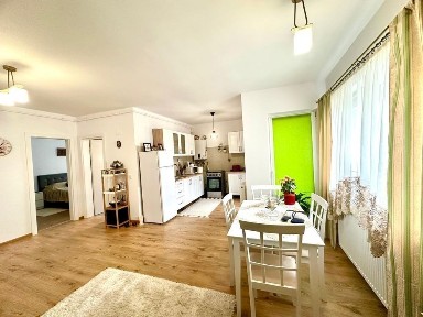Vând apartament 2 camere zona Mihai Viteazul