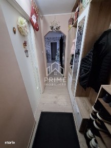 Vând apartament decomandat