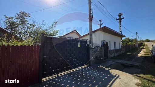 Casă / Vilă cu 4 camere de vânzare