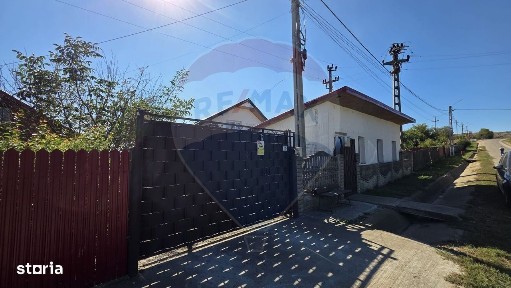 Casă / Vilă cu 4 camere de vânzare