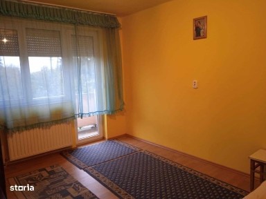 Apartament cu 2camere etaj1 decomandat Carei