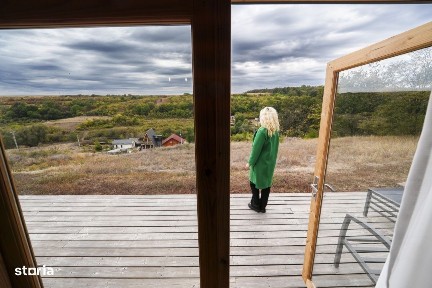 Casa din lemn,la cheie Podari, 500mp teren!