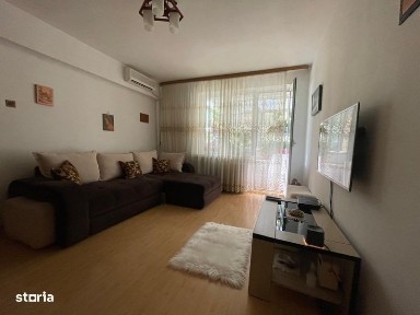 Vând apartament cu doua camere
