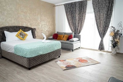 Studio la mare, Mamaia Nord, 50 m de plajă, pers fizică