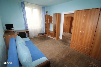 Vând apartament 3 camere în Hunedoara, zona OM-Pța.Eliberării, 75mp