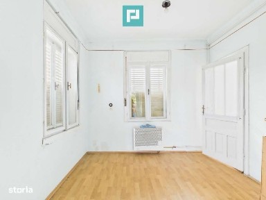 Casă cu teren generos, zonă centrală, Curtici