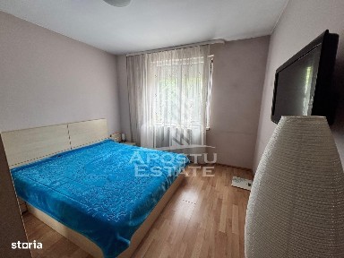Apartament cu 3 camere si 2 bai, zona Circumvalatiunii, Decomandat