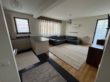 Inchiriez apartament 2 camera 55mp, 110mp gradina proprie parcare priv