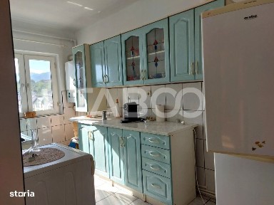 Apartament 50 mpu 2 camere etaj 3 pivnita Piata Noua Cisnadie