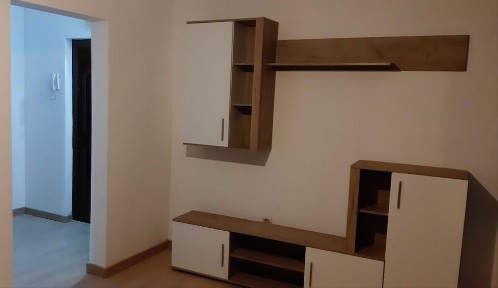 Apartament 3 camere vest
