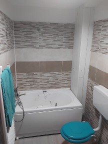 Vând apartament în Petroșani zona aeroport