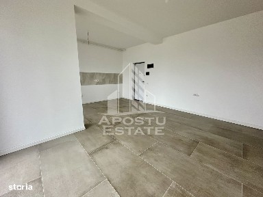 Apartament cu 2 camere, semidecomandat, etaj 1, zona Planetelor